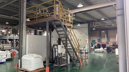 ultimo caso aziendale circa Cristallizzatore di Masterbatch dell'ANIMALE DOMESTICO che corre nella fabbrica di Suzhou