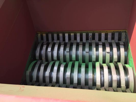 38 trinciatrice di plastica del tamburo della lama 18.5kw, doppia trinciatrice dell'asse a basso rumore