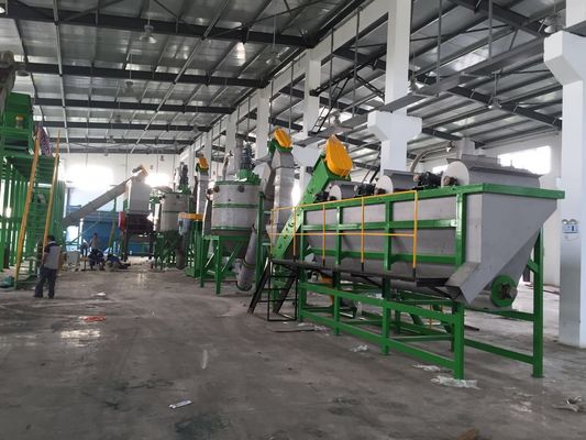 linea di lavaggio del fiocco dell'animale domestico della bottiglia dell'animale domestico di 1000kg/H 2000kg/H